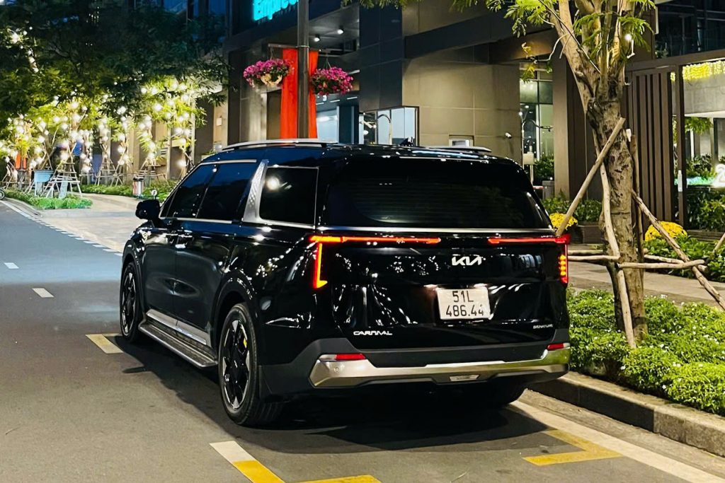 Thuê Xe KIA Carnival Hợp Đồng Tháng Tại TPHCM – Giá Tốt